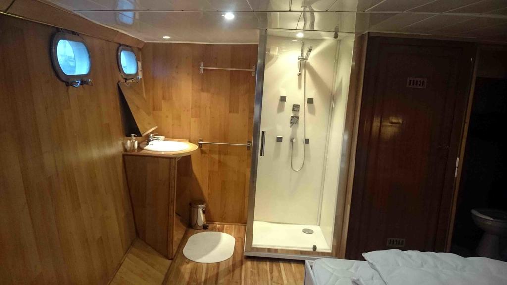 Yacht Bateau Moteur Benetti 19M Sete Exterior photo