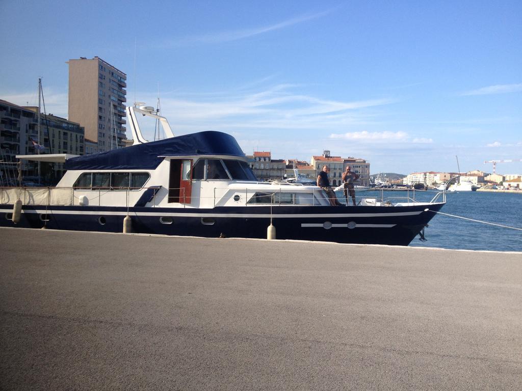 Yacht Bateau Moteur Benetti 19M Sete Exterior photo